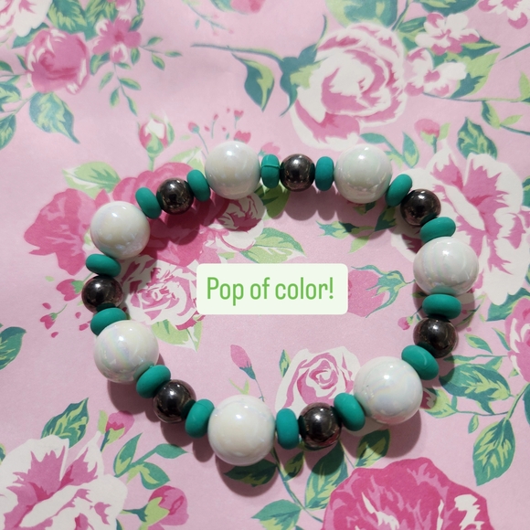 Zebra Stripe and Gold Beaded Bracelet - Picture 11 of 16